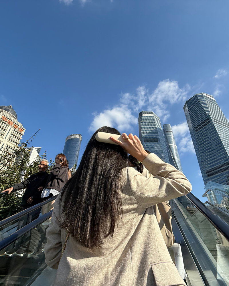 Escova Portátil Alisadora e Modeladora sem Fio Bivolt - Mini Liss Original (DESCONTO NO CARRINHO)