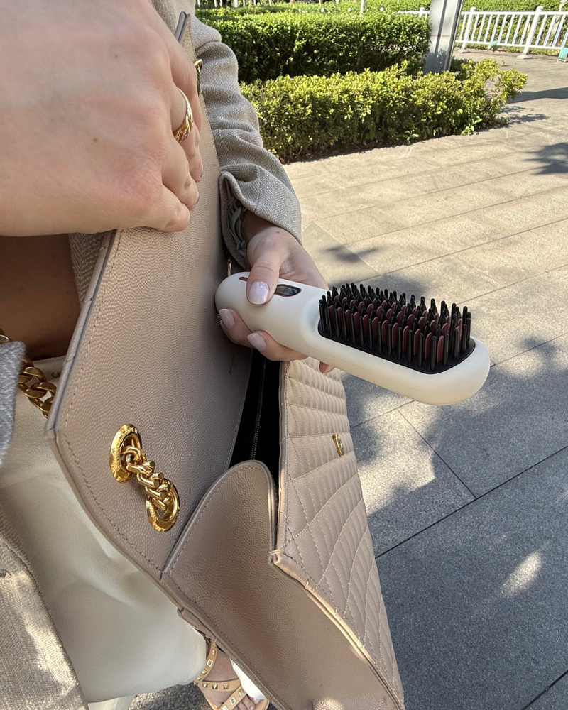 Escova Portátil Alisadora e Modeladora sem Fio Bivolt - Mini Liss Original (DESCONTO NO CARRINHO)